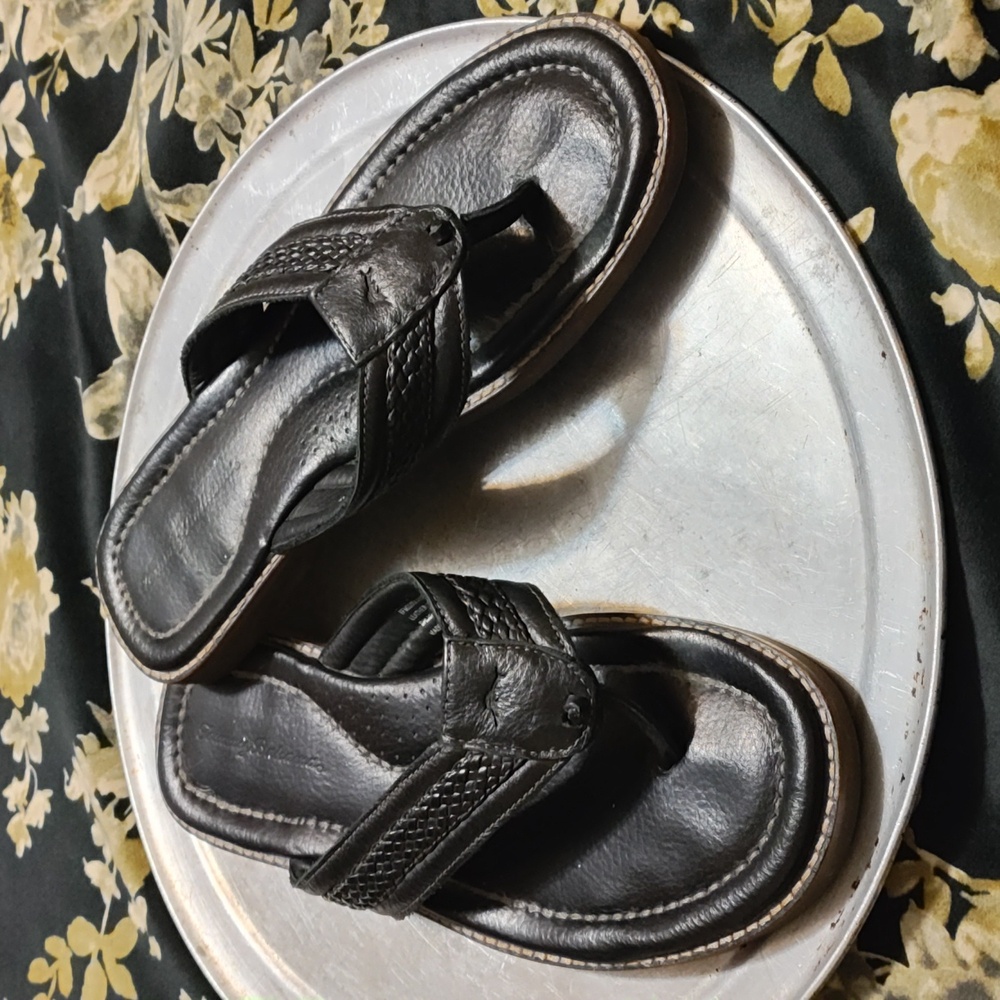 Tommy Bahama men's black genuine leather sandals size 11D - Picture 4 of 17
